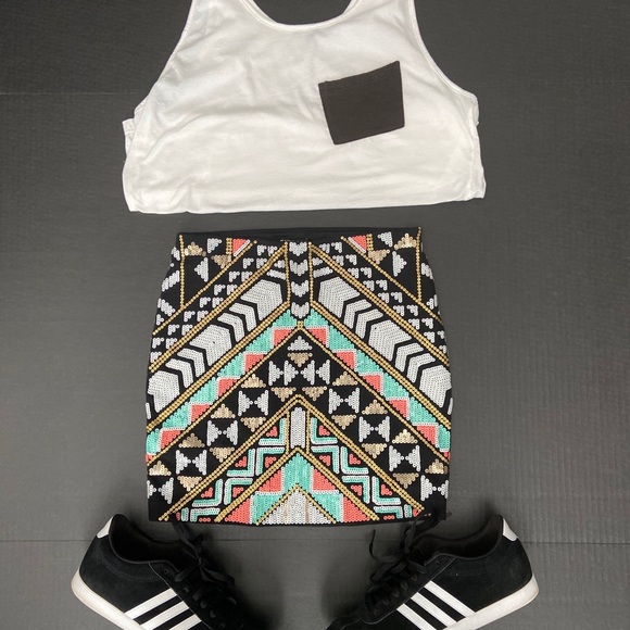 Express Tribal/ Aztec sequined mini skirt - Picture 3 of 7